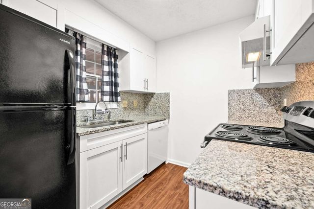 151 Old Ferry Way, Roswell, GA 30076