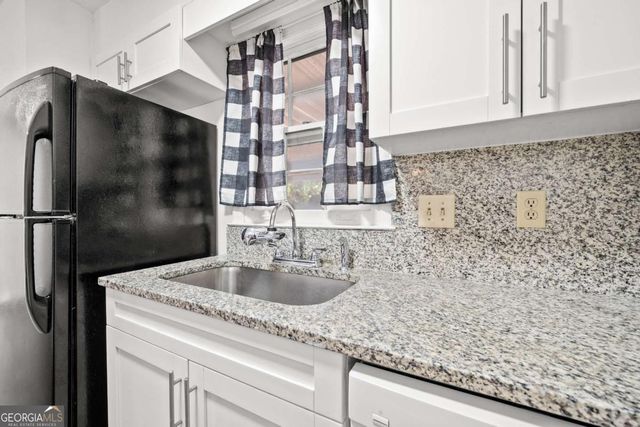 151 Old Ferry Way, Roswell, GA 30076