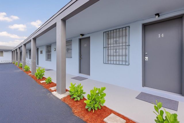 5807 SW 25th St 0, West Park, FL 33023