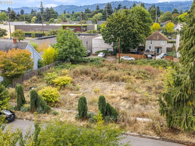 6330 N LOVELY St, Portland, OR 97203
