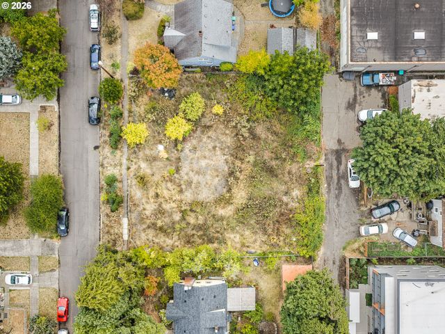 6330 N LOVELY St, Portland, OR 97203