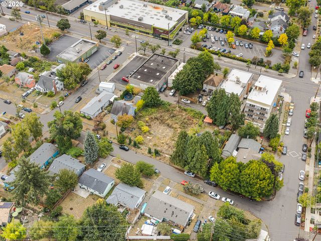 6330 N LOVELY St, Portland, OR 97203