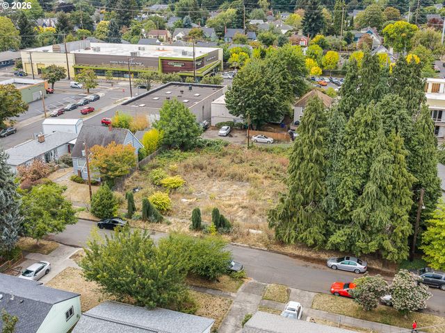 6330 N LOVELY St, Portland, OR 97203