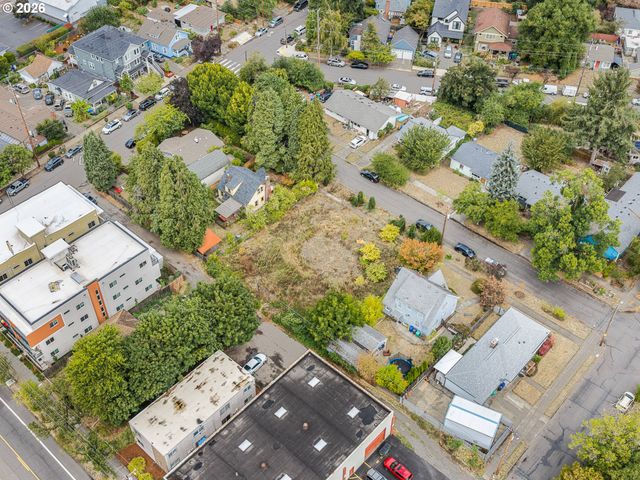 6330 N LOVELY St, Portland, OR 97203