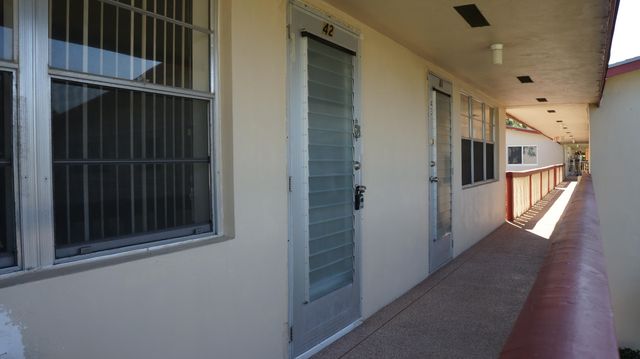 42 Sussex B, West Palm Beach, FL 33417