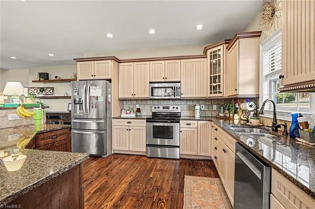 676 High Rock Shores Drive, Lexington, NC 27292