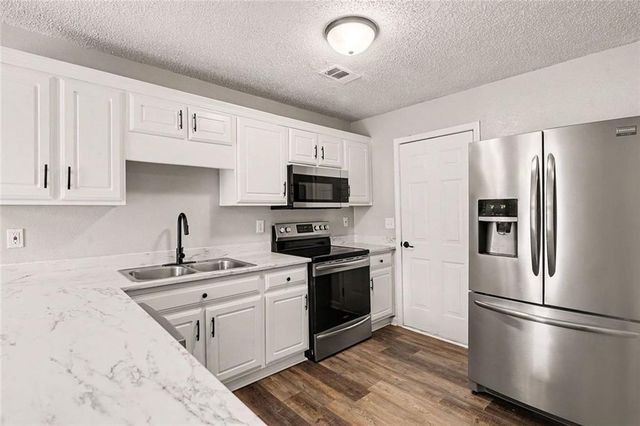 6041 Creekerton Boulevard, Mcdonough, GA 30252