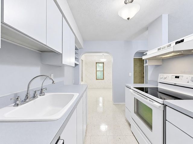1026 W RAMBLA STREET, Tampa, FL 33612