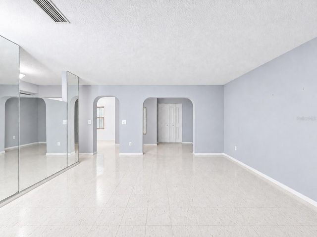 1026 W RAMBLA STREET, Tampa, FL 33612