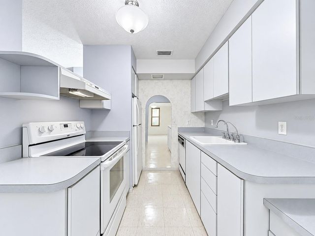 1026 W RAMBLA STREET, Tampa, FL 33612
