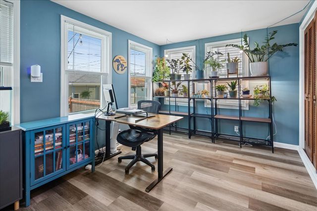 4450 N KASSON Avenue, Chicago, IL 60630