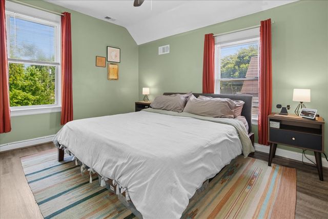 4450 N KASSON Avenue, Chicago, IL 60630