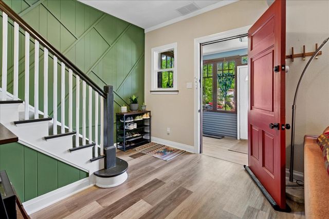 4450 N KASSON Avenue, Chicago, IL 60630