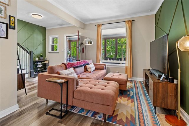 4450 N KASSON Avenue, Chicago, IL 60630