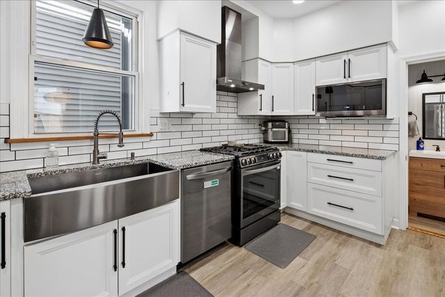 4450 N KASSON Avenue, Chicago, IL 60630