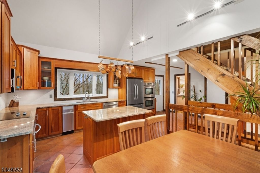 28 David Post Rd, Clinton Twp., NJ 08801
