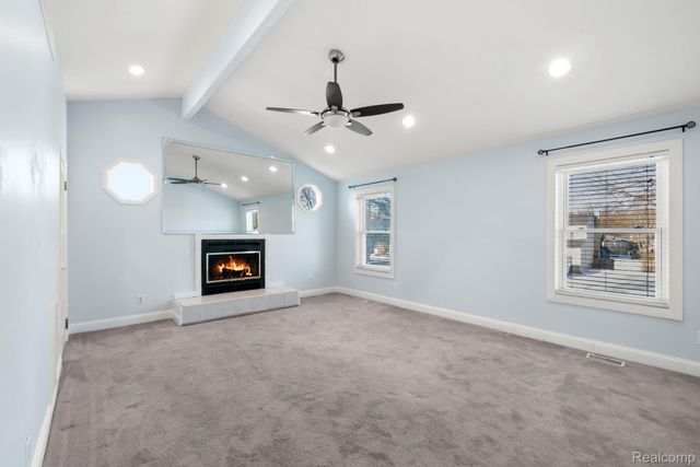 12800 S Daily Drive W, Sterling Heights, MI 48313