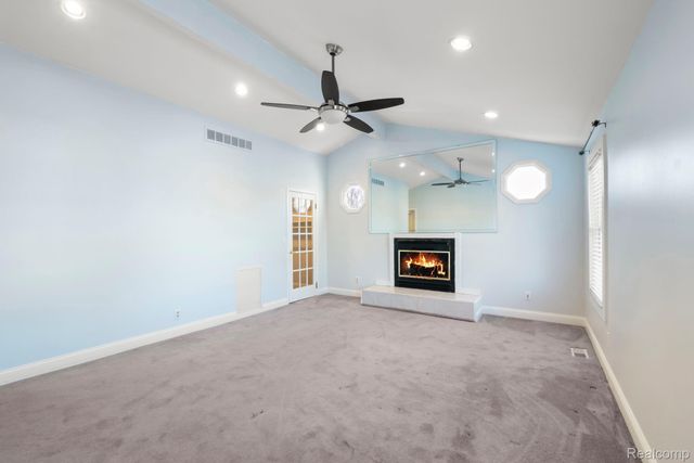 12800 S Daily Drive W, Sterling Heights, MI 48313