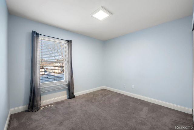 12800 S Daily Drive W, Sterling Heights, MI 48313