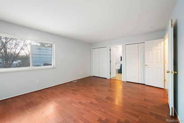 12800 S Daily Drive W, Sterling Heights, MI 48313
