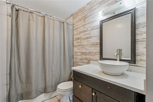 108 Lincoln Street, Norway, IA 52318