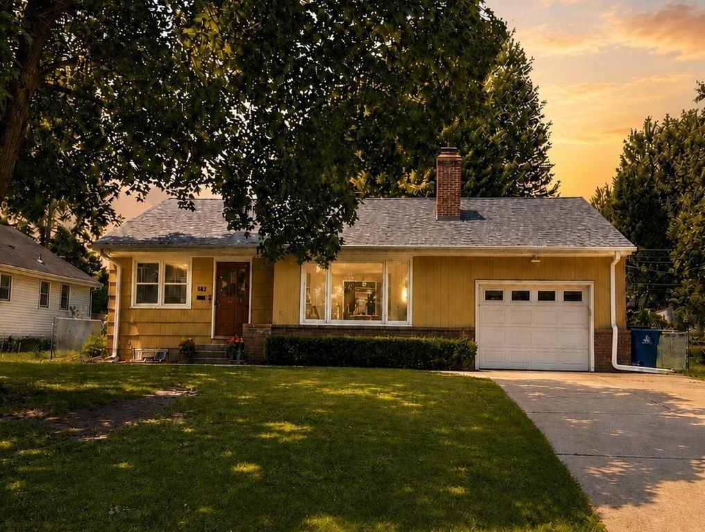 302 Herman Terrace, Hopkins, MN 55343