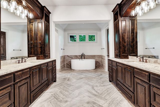521 W Waters Edge Way, Oak Point, TX 75068
