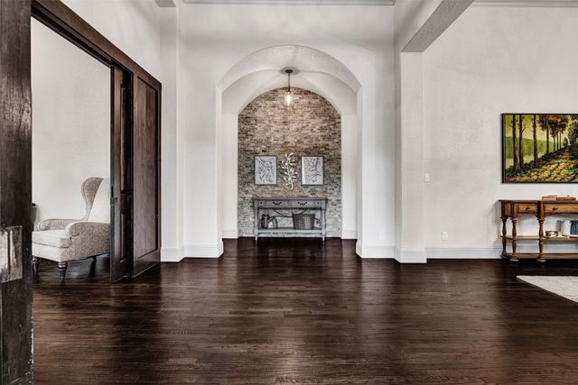 521 W Waters Edge Way, Oak Point, TX 75068