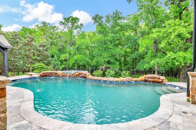 521 W Waters Edge Way, Oak Point, TX 75068