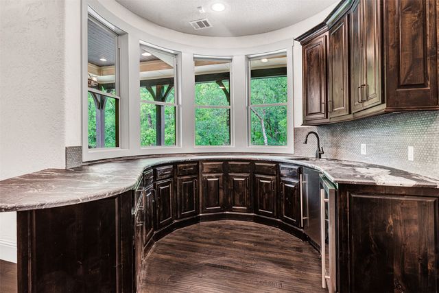 521 W Waters Edge Way, Oak Point, TX 75068