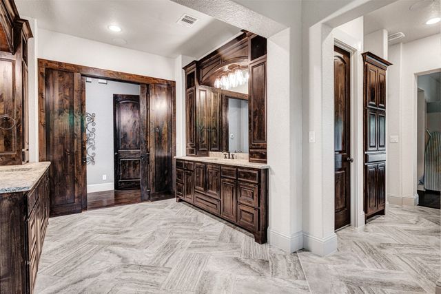 521 W Waters Edge Way, Oak Point, TX 75068