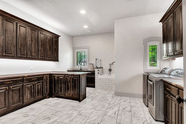 521 W Waters Edge Way, Oak Point, TX 75068