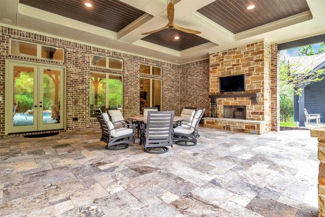 521 W Waters Edge Way, Oak Point, TX 75068