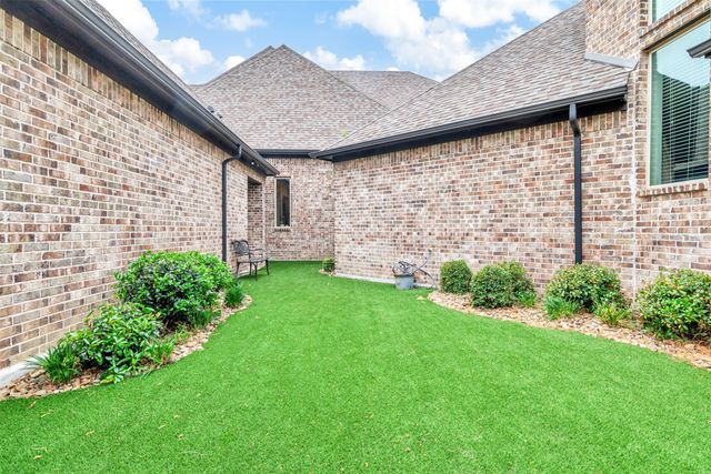 521 W Waters Edge Way, Oak Point, TX 75068