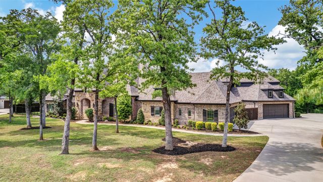 521 W Waters Edge Way, Oak Point, TX 75068