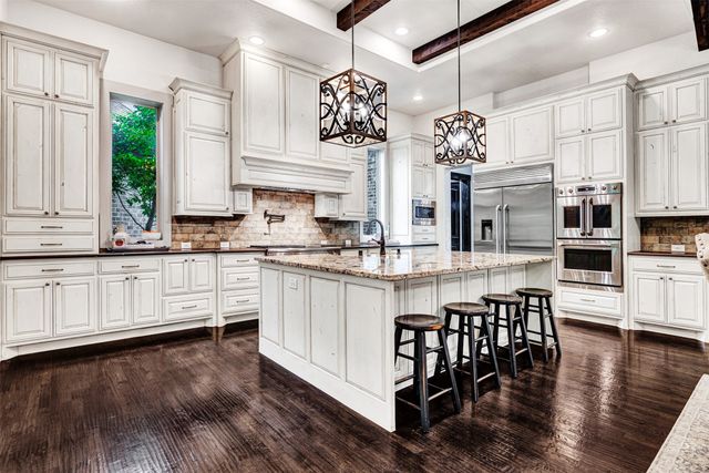 521 W Waters Edge Way, Oak Point, TX 75068
