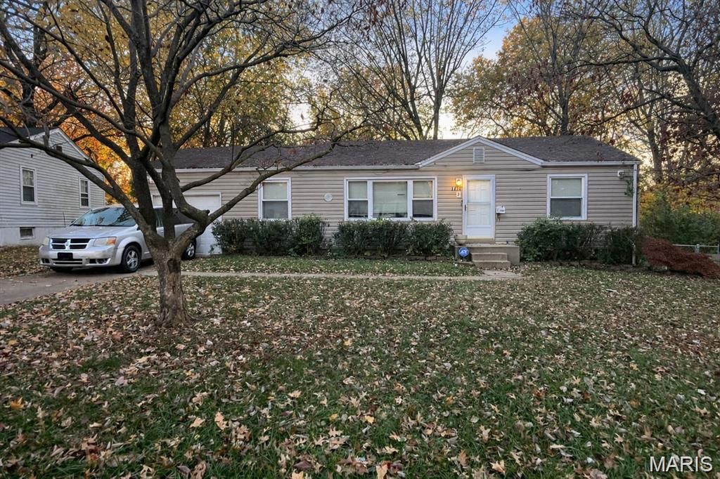 1234 Hoyt Drive, St Louis, MO 63137