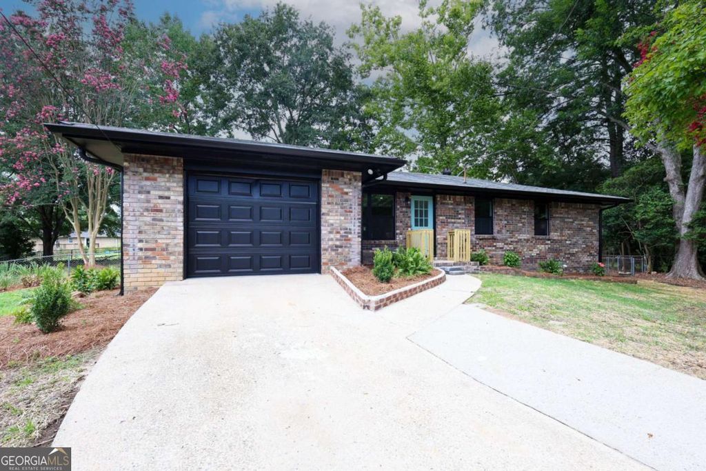 2391 Prestige Valley Court, Morrow, GA 30260