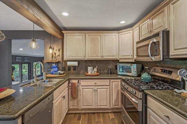 21477 Old Mine Road, Los Gatos, CA 95033