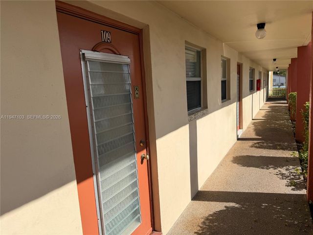 7891 N Sunrise Lakes Dr 109, Sunrise, FL 33322