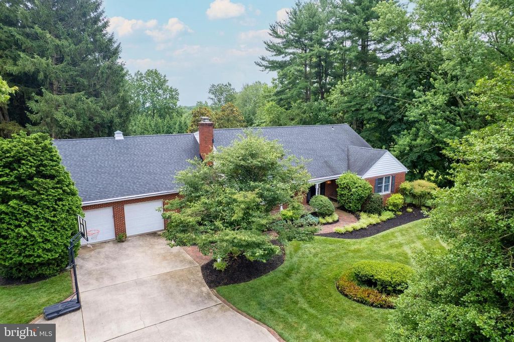 13713 HARCUM RD, Phoenix, MD 21131