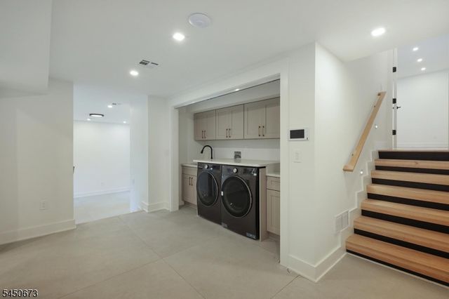63 Billingsley Dr, Livingston Twp., NJ 07039