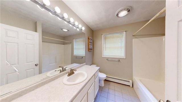 10 Kiley Way, Coventry, RI 02816
