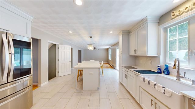 10 Kiley Way, Coventry, RI 02816