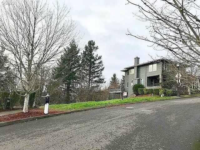 4055 Nw RIGGS Dr, Portland, OR 97229
