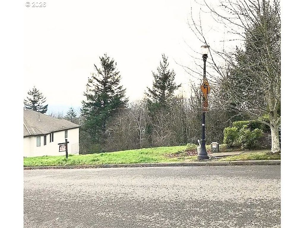 4055 Nw RIGGS Dr, Portland, OR 97229
