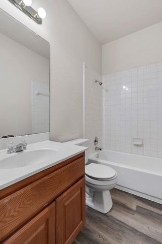 7502 Lazy Creek DR B, Austin, TX 78724