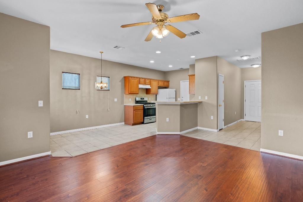 7502 Lazy Creek DR B, Austin, TX 78724