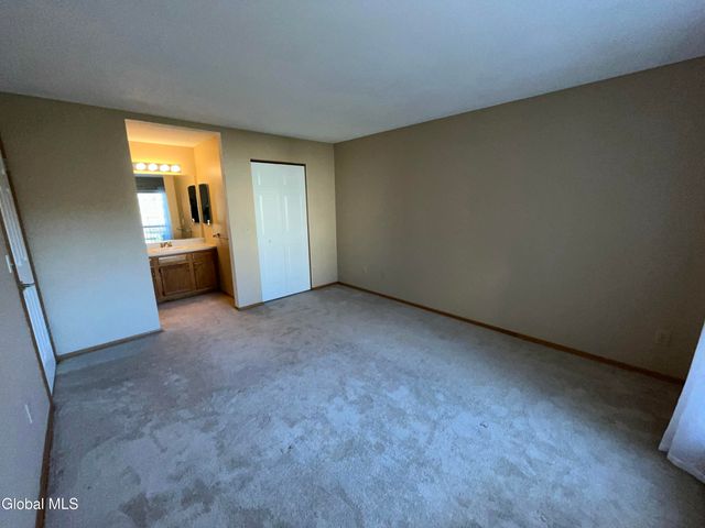 622 Apex Lane, Troy, NY 12182