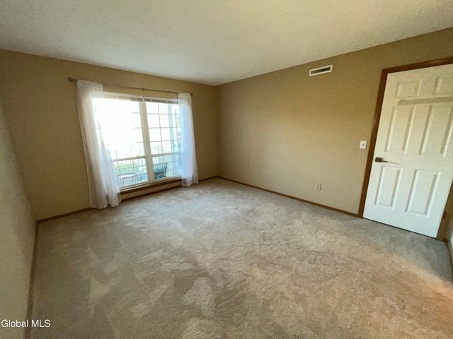 622 Apex Lane, Troy, NY 12182